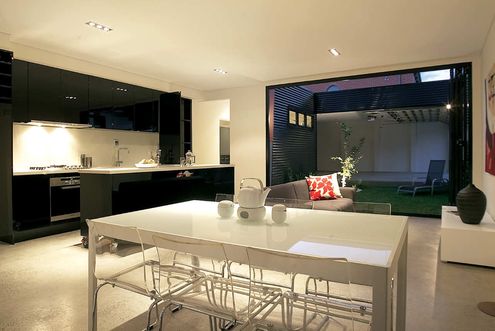 Jones House by Kavellaris Urban Design (via Lunchbox Architect)